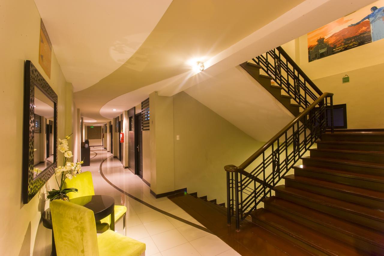 L Square Hotel Tarlac City Exterior photo