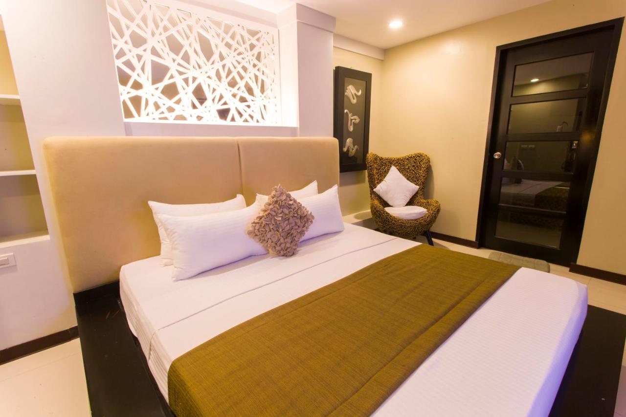 L Square Hotel Tarlac City Exterior photo